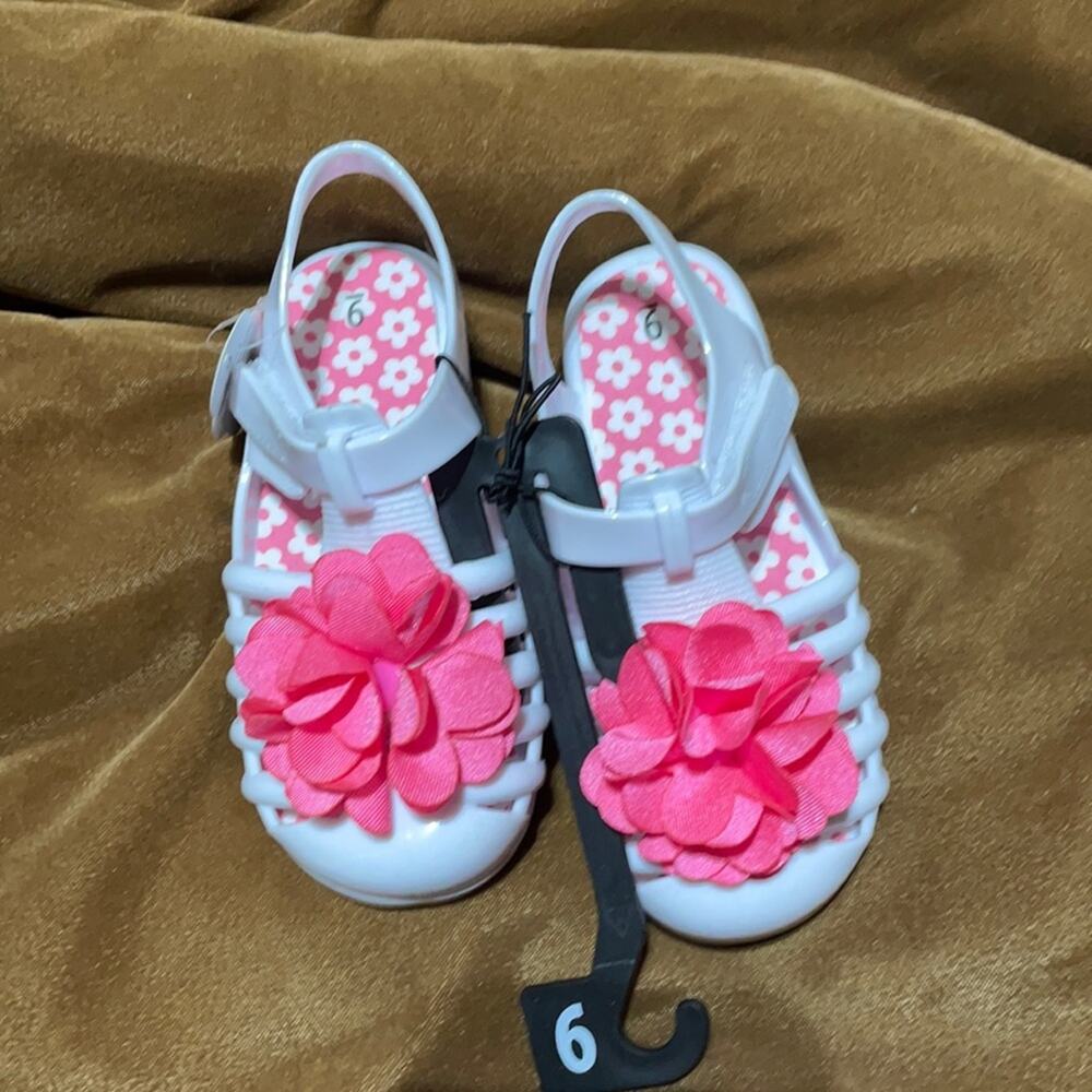 Wonder nation 9 white rubber shoe pink flower NWT